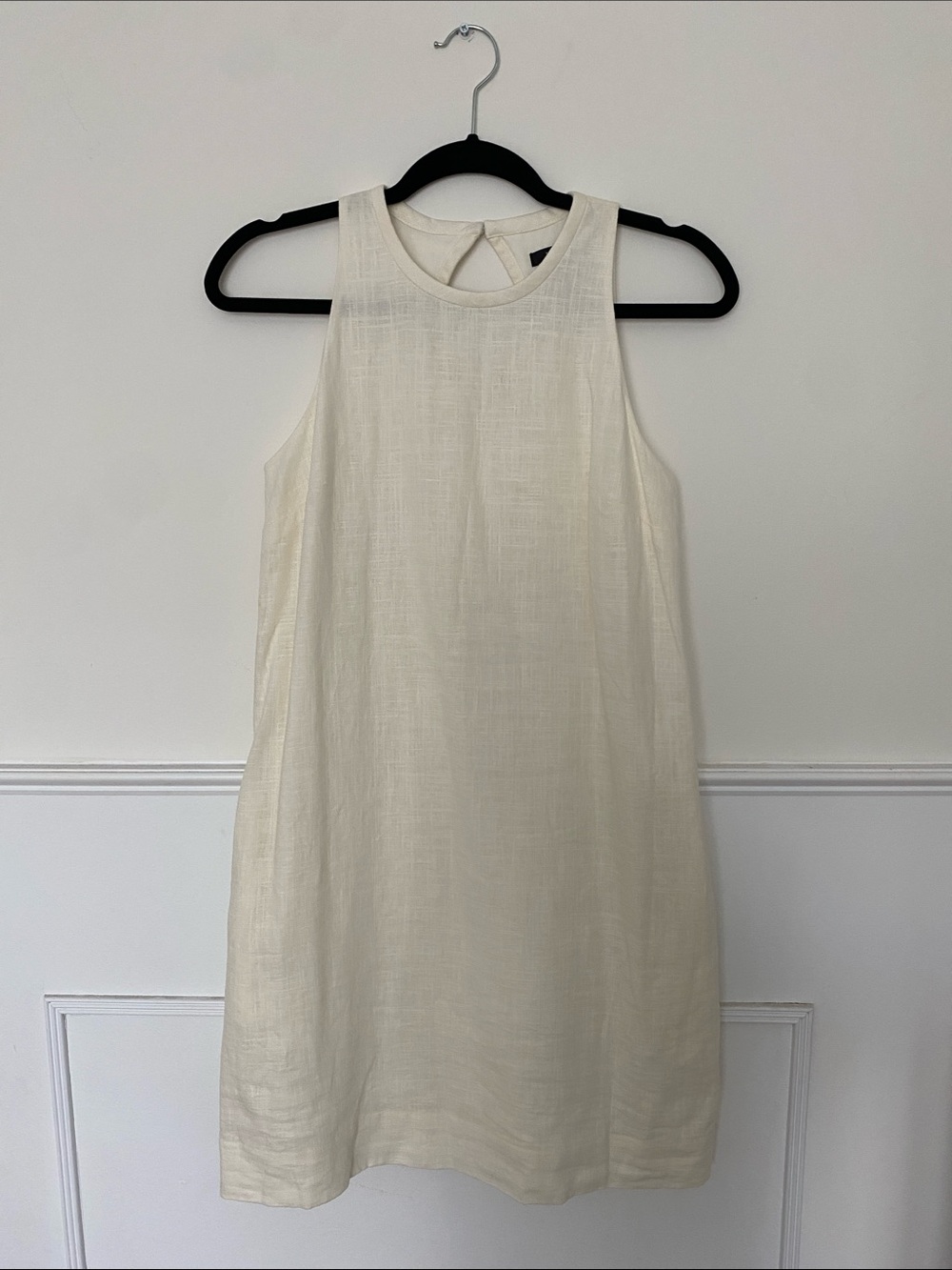 RW&CO. Cream Sleeveless Mini Shift Dress